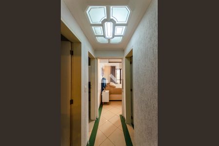 Corredor de casa à venda com 3 quartos, 212m² em Parque Sao Luis, São Paulo