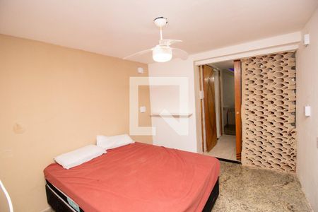 Quarto de casa para alugar com 1 quarto, 55m² em Recreio dos Bandeirantes, Rio de Janeiro