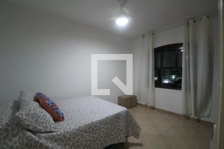 Quarto de apartamento para alugar com 3 quartos, 86m² em Jardim Tres Marias, Guarujá