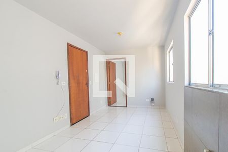 Sala/Cozinha de apartamento para alugar com 1 quarto, 27m² em Fazendinha, Curitiba
