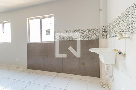 Sala/Cozinha de apartamento para alugar com 1 quarto, 27m² em Fazendinha, Curitiba