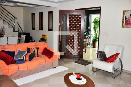 Sala 1 de casa para alugar com 4 quartos, 200m² em Jardim Sao Jose, São Paulo