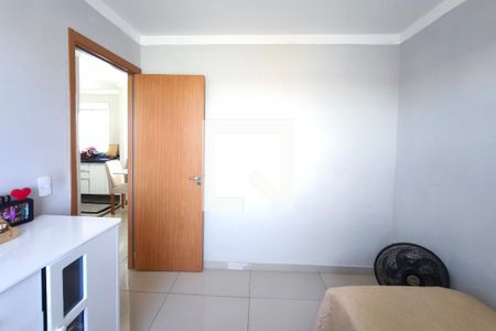 Quarto 2 de apartamento à venda com 2 quartos, 42m² em Jardim Esmeraldina, Campinas