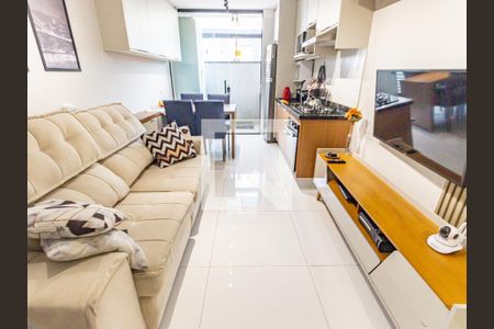 Sala de casa à venda com 2 quartos, 108m² em Vila Diva (zona Leste), São Paulo