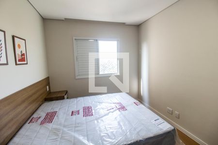 Quarto 1 de apartamento para alugar com 2 quartos, 52m² em Jardim Tupanci, Barueri
