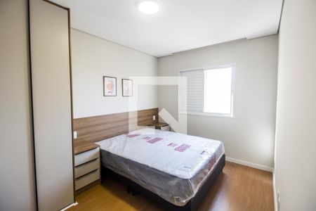 Quarto 1 de apartamento para alugar com 2 quartos, 52m² em Jardim Tupanci, Barueri