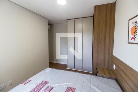 Quarto 1 de apartamento para alugar com 2 quartos, 52m² em Jardim Tupanci, Barueri
