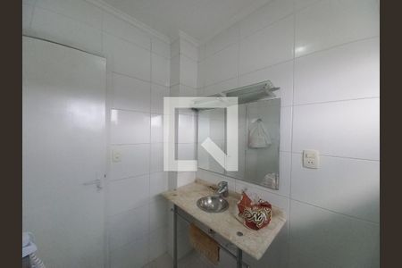 Banheiro de apartamento para alugar com 1 quarto, 70m² em Ilha Porchat, São Vicente
