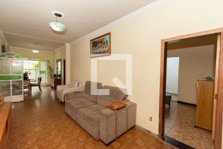 Sala de casa para alugar com 5 quartos, 400m² em Milionários, Belo Horizonte