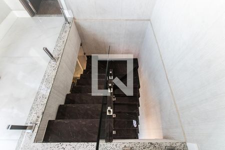 Escada de casa para alugar com 4 quartos, 300m² em Stiep, Salvador