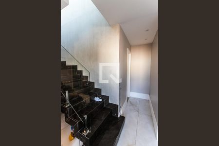 Escada de casa para alugar com 4 quartos, 300m² em Stiep, Salvador