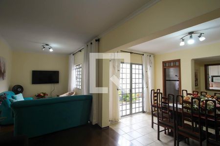 Sala de casa à venda com 4 quartos, 150m² em Vila Bela, São Paulo