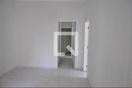 Sala de casa de condomínio à venda com 3 quartos, 240m² em Del Castilho, Rio de Janeiro