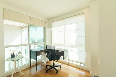 Escritório de apartamento para alugar com 4 quartos, 189m² em Campo Comprido, Curitiba