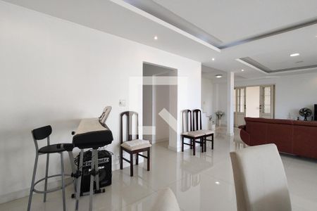 Sala de casa de condomínio para alugar com 5 quartos, 900m² em Pechincha, Rio de Janeiro