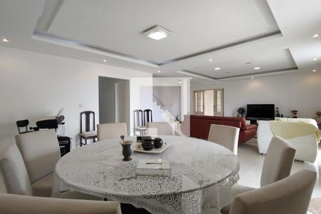 Sala de casa de condomínio para alugar com 5 quartos, 900m² em Pechincha, Rio de Janeiro