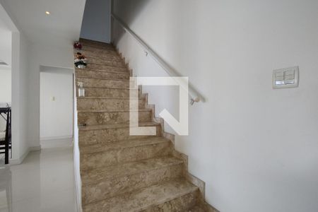 Sala de casa de condomínio para alugar com 5 quartos, 900m² em Pechincha, Rio de Janeiro