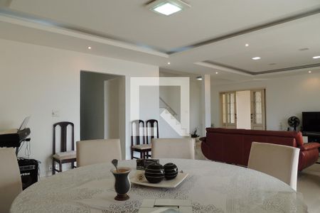 Sala de casa de condomínio para alugar com 5 quartos, 900m² em Pechincha, Rio de Janeiro