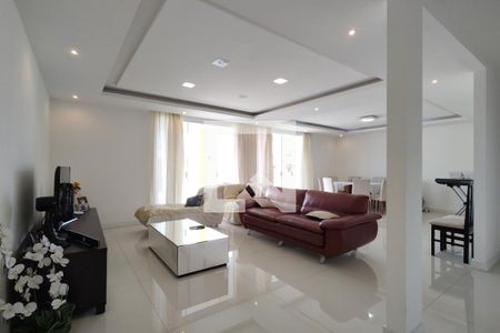 Sala de casa de condomínio para alugar com 5 quartos, 900m² em Pechincha, Rio de Janeiro