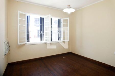 Quarto 1 de casa para alugar com 2 quartos, 117m² em São Geraldo, Porto Alegre