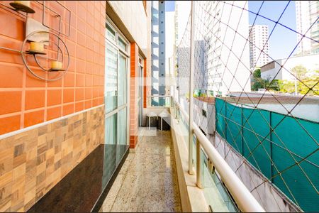 Varanda de apartamento à venda com 3 quartos, 127m² em Belvedere, Belo Horizonte