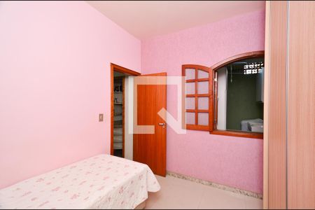 Quarto 2 de casa à venda com 7 quartos, 193m² em Santa Cruz, Belo Horizonte