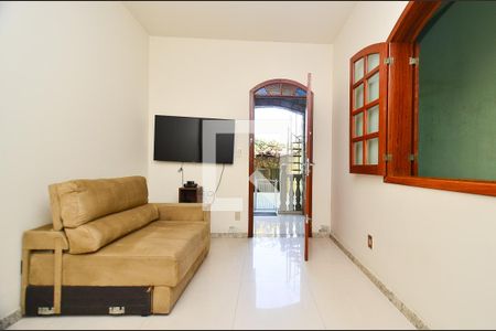 Sala de casa à venda com 7 quartos, 193m² em Santa Cruz, Belo Horizonte