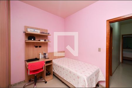 Quarto 2 de casa à venda com 7 quartos, 193m² em Santa Cruz, Belo Horizonte
