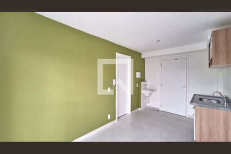 Sala/Cozinha de apartamento à venda com 1 quarto, 28m² em Parque Industrial Tomas Edson, São Paulo