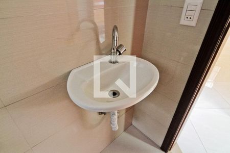 Lavabo de casa à venda com 4 quartos, 250m² em Vila Palmeiras, São Paulo