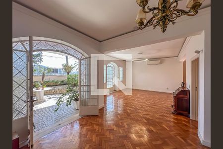 Sala de casa à venda com 5 quartos, 395m² em Urca, Rio de Janeiro