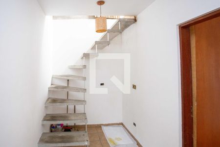 Escada de casa para alugar com 2 quartos, 150m² em Conceição, Diadema