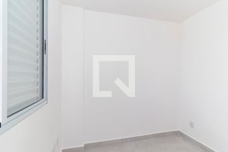 Quarto 1 de apartamento para alugar com 2 quartos, 40m² em Parque Sonia, São Paulo
