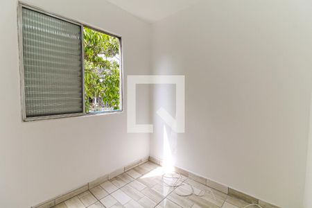 Quarto 1 de apartamento para alugar com 3 quartos, 56m² em Conjunto Residencial José Bonifácio, São Paulo