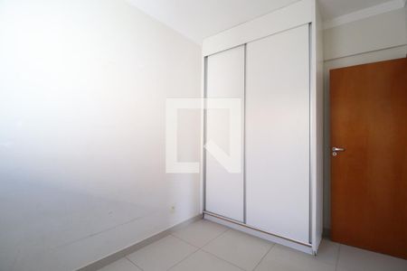 Quarto 1 de apartamento para alugar com 3 quartos, 134m² em Santa Mônica, Uberlândia