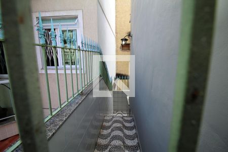 Sala 2º piso - Entrada de casa para alugar com 4 quartos, 297m² em Brás de Pina, Rio de Janeiro