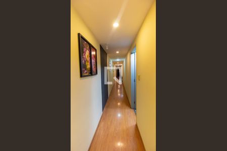 Corredor de apartamento à venda com 4 quartos, 150m² em Icaraí, Niterói