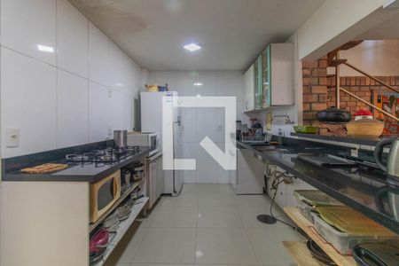 Cozinha de casa para alugar com 3 quartos, 160m² em Partenon, Porto Alegre