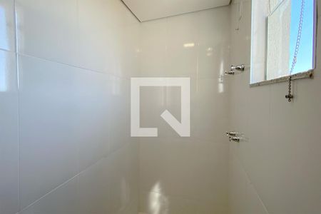 Banheiro de casa de condomínio à venda com 3 quartos, 84m² em Trevo, Belo Horizonte