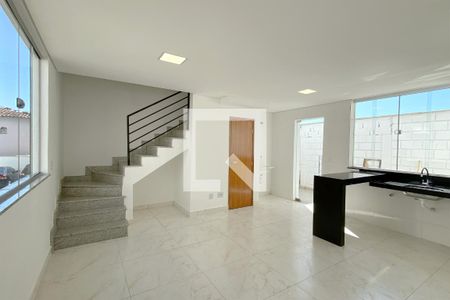 Sala de casa de condomínio à venda com 3 quartos, 84m² em Trevo, Belo Horizonte
