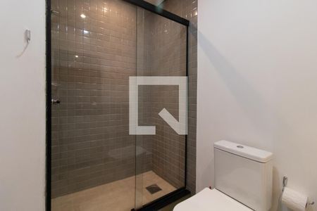 Banheiro de kitnet/studio para alugar com 1 quarto, 30m² em Centro Histórico, Porto Alegre