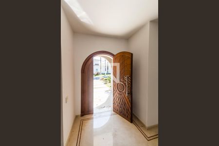 Sala de casa de condomínio à venda com 5 quartos, 1450m² em Residencial Cinco (alphaville), Santana de Parnaíba