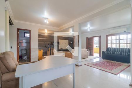 Sala de casa à venda com 3 quartos, 870m² em Campo Novo, Porto Alegre