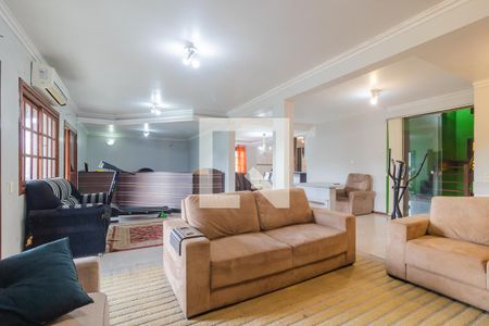 Sala de casa à venda com 3 quartos, 870m² em Campo Novo, Porto Alegre