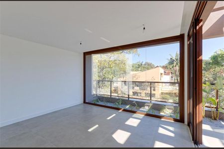 Casa à venda com 4 quartos, 664m² em Jardim dos Estados, São Paulo