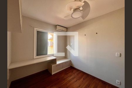 Quarto de casa de condomínio à venda com 3 quartos, 123m² em Loteamento Residencial Vila Bella, Campinas