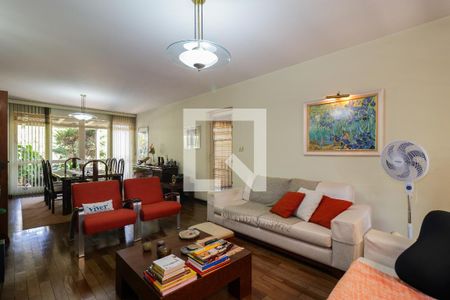 Sala de casa à venda com 3 quartos, 350m² em Jardim Guedala, São Paulo
