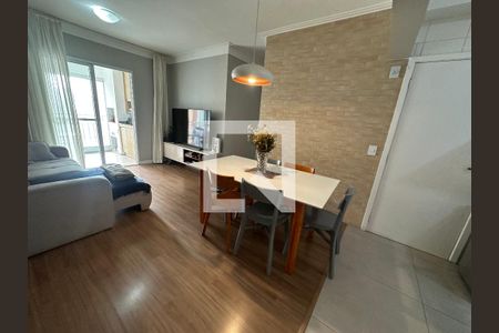 Sala de apartamento à venda com 3 quartos, 85m² em Jardim Tupanci, Barueri
