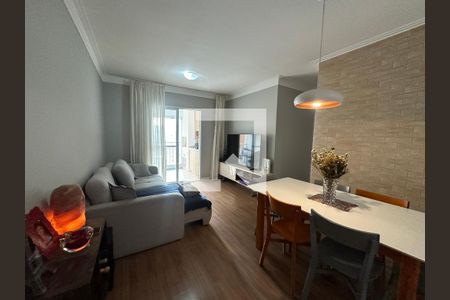 Sala de apartamento à venda com 3 quartos, 85m² em Jardim Tupanci, Barueri