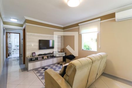 Sala de casa à venda com 3 quartos, 153m² em Vila Nivi, São Paulo